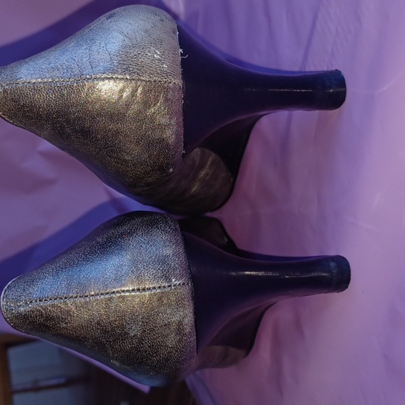 Andrew Geller 3" wedge, unique heel design, gray, leather,  red sole, Gina, 8.5 - Picture 3 of 5